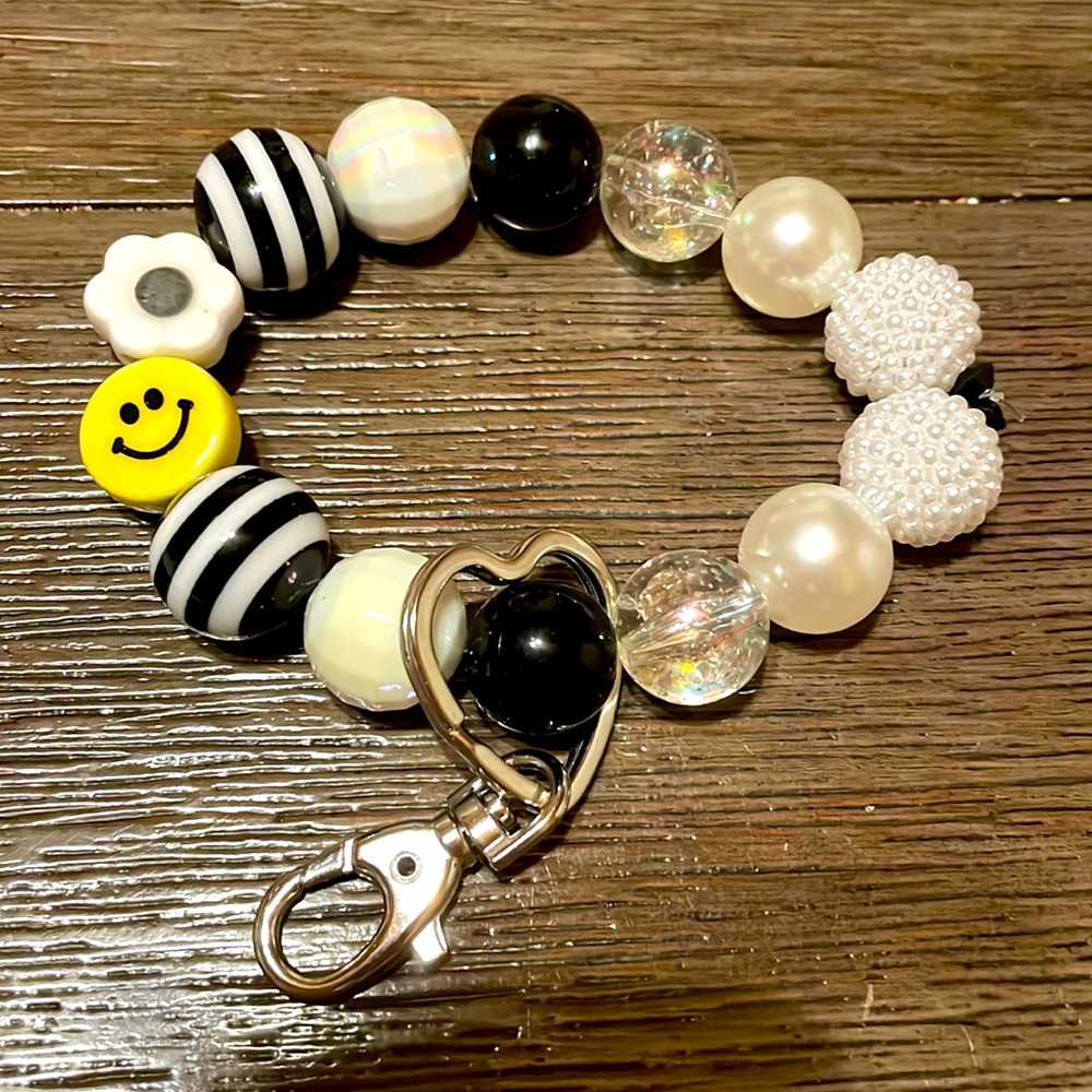 New Smiley Face & Flower handmade Keychain Bracelet!